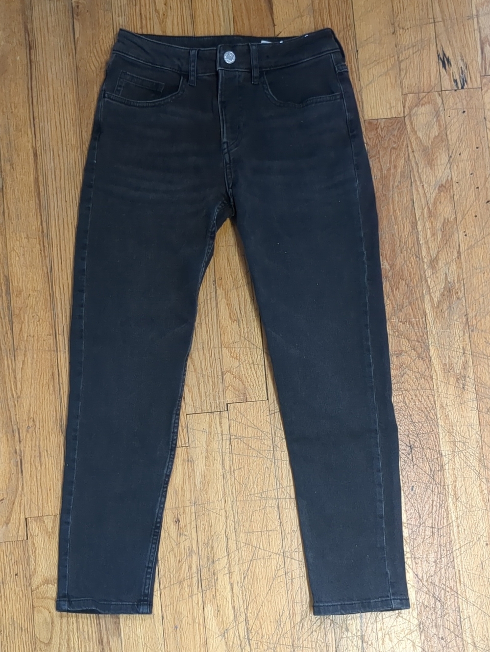 Relaxed Fit/Tapered Leg Jeans